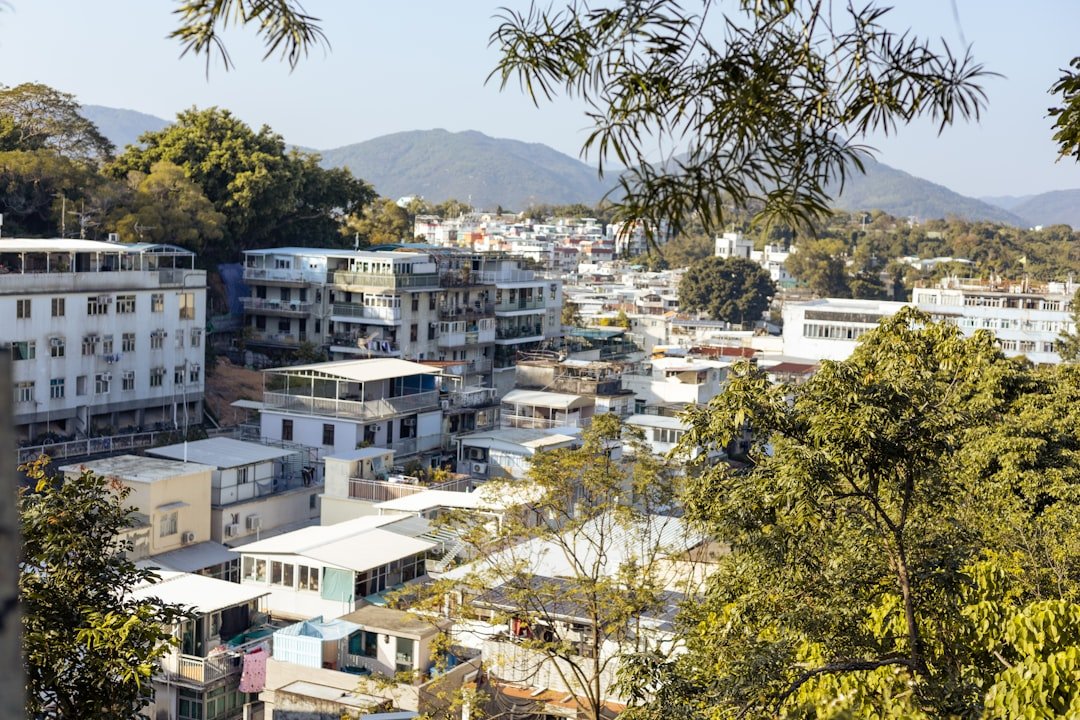 découvrez les quartiers d'antibes à éviter pour un séjour en toute sérénité et profitez pleinement de votre visite sur la côte d'azur.