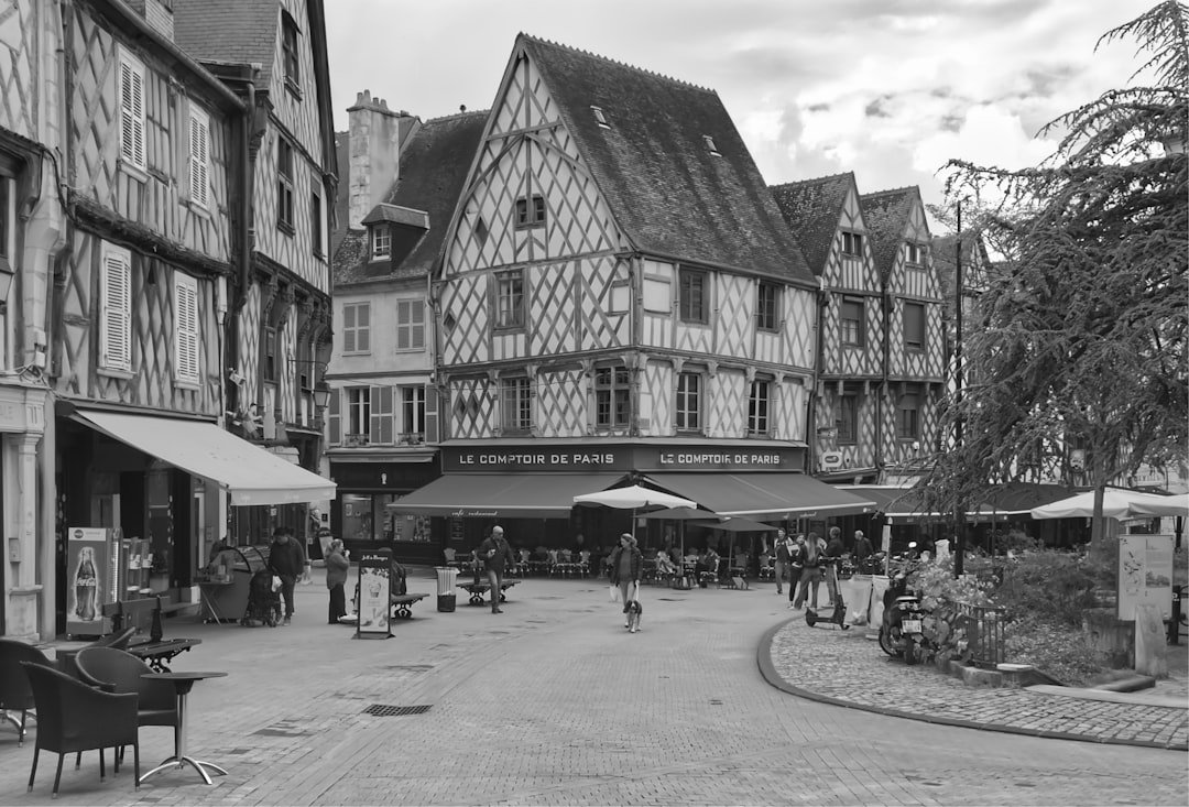 découvrez les quartiers à éviter à bourges pour mieux préparer votre séjour ou votre installation en toute sécurité.