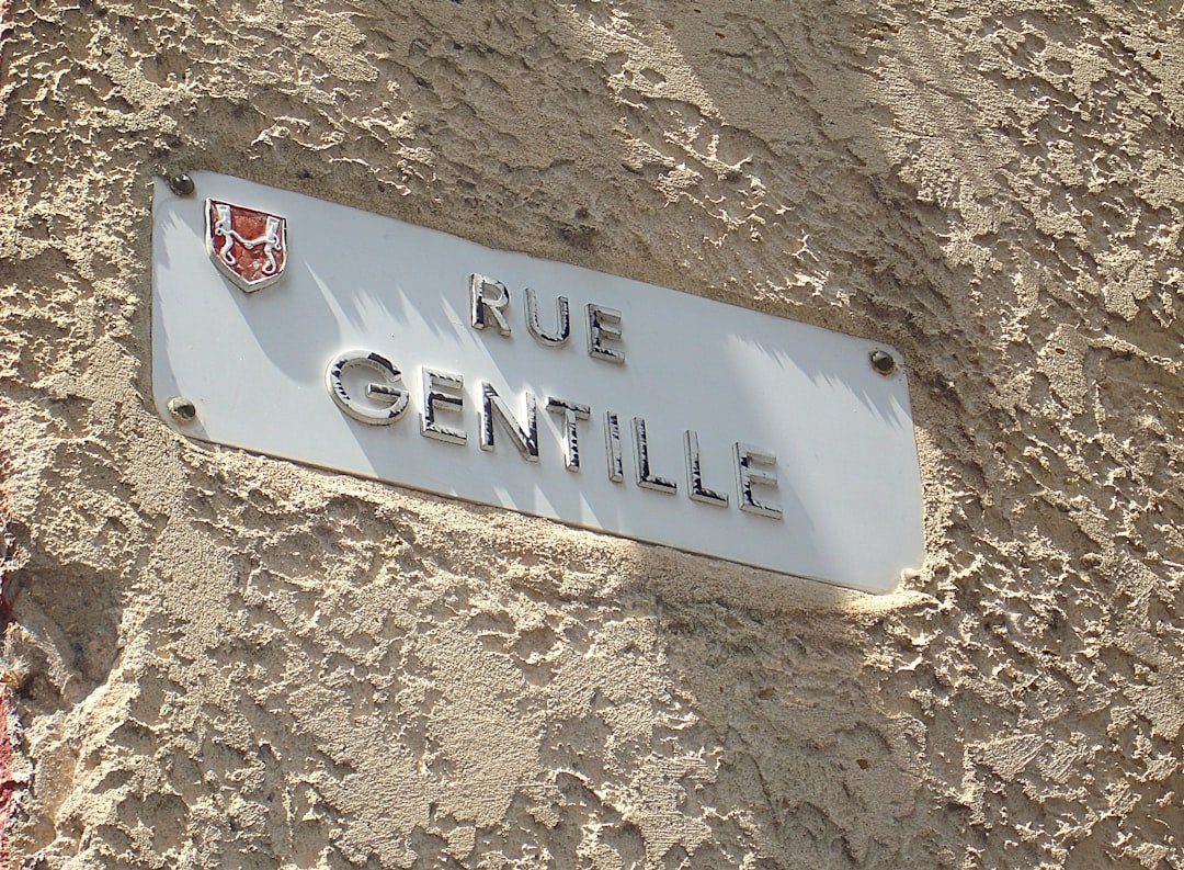 découvrez carpentrás, une charmante ville du sud de la france offrant un riche patrimoine historique, des marchés traditionnels et une ambiance conviviale au cœur de la provence.