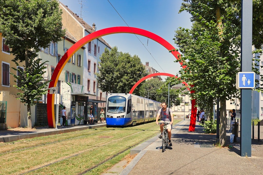 découvrez les quartiers de mulhouse à éviter pour un séjour en toute sécurité et tranquillité. conseils pratiques et informations essentielles.