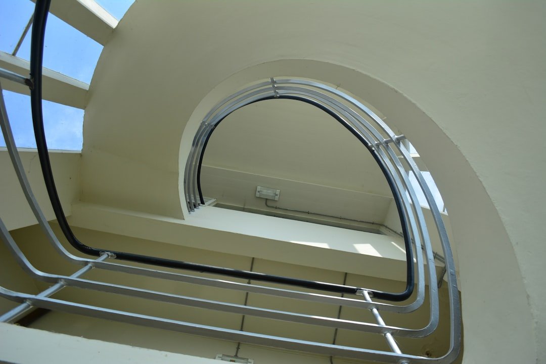 découvrez nos solutions de ventilation pour volets roulants, alliant confort, efficacité énergétique et protection optimale de votre intérieur.