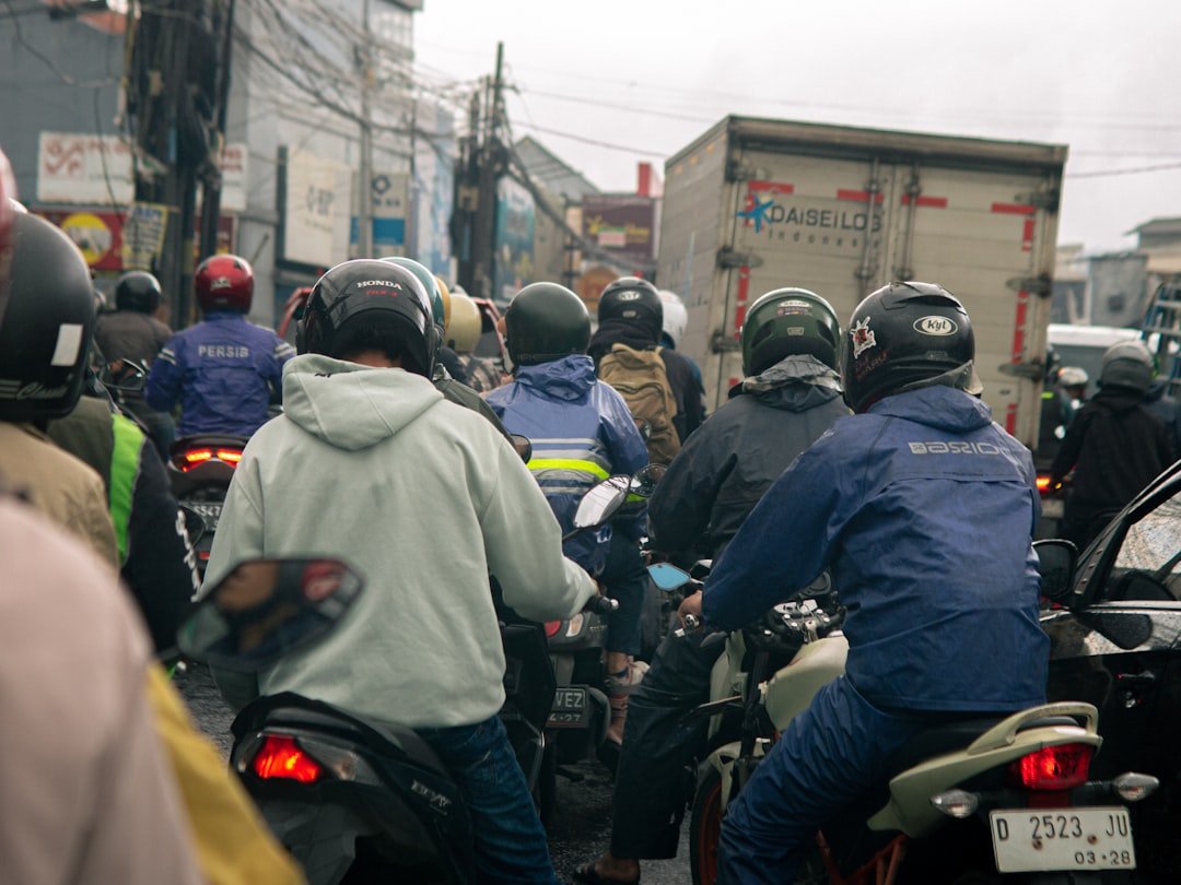 découvrez les défis urbains contemporains et explorez des solutions innovantes pour un développement durable des villes.