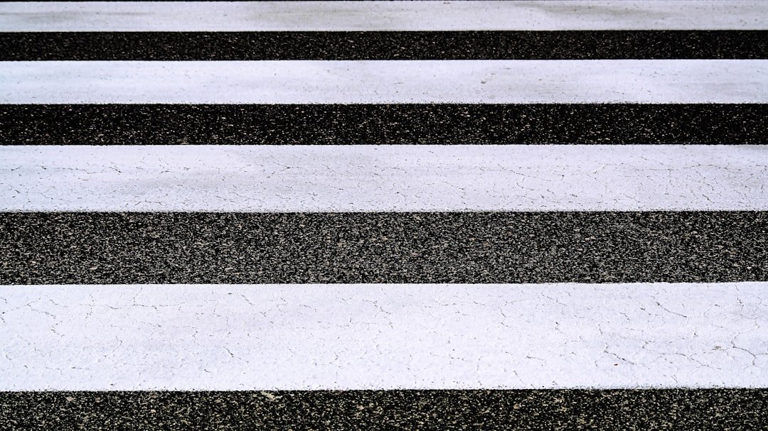 découvrez les meilleures pratiques et solutions innovantes pour assurer la sécurité urbaine et protéger les citoyens dans les environnements de la ville.