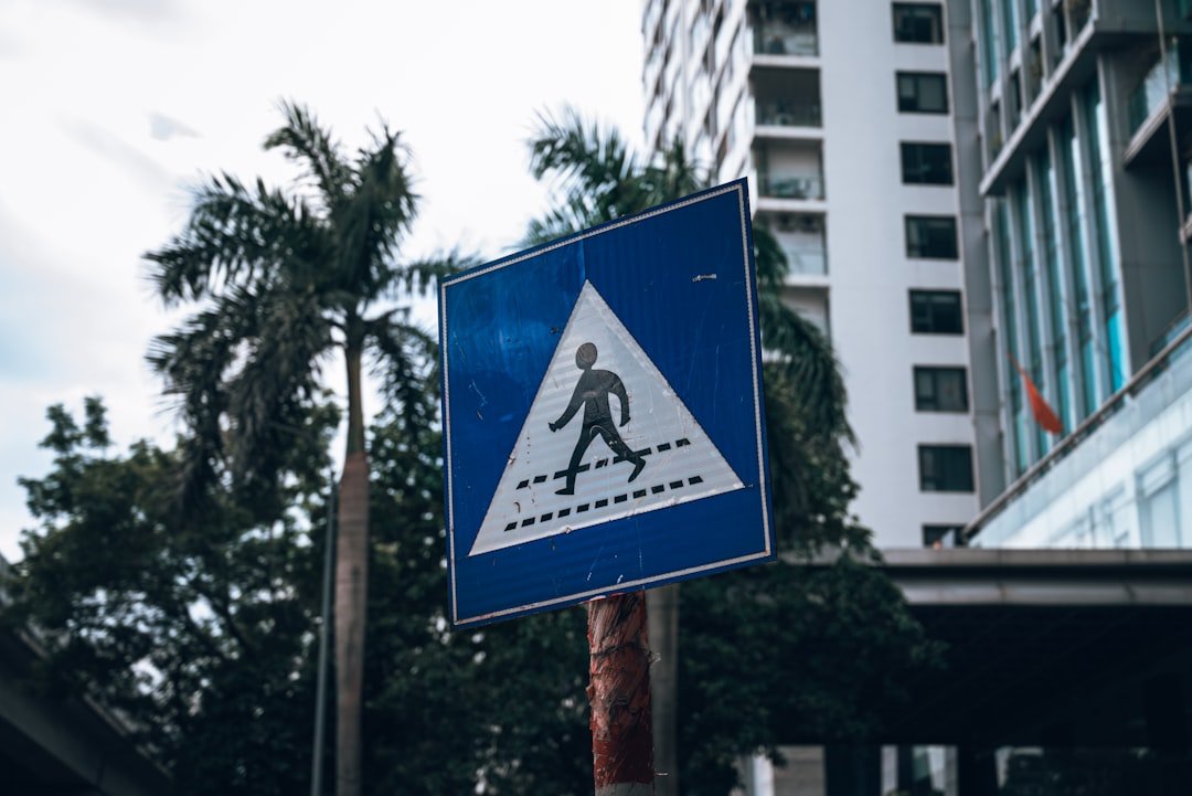 découvrez les meilleures pratiques et technologies pour assurer la sécurité urbaine, protéger les citoyens et améliorer la qualité de vie en milieu urbain.